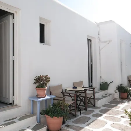 Angela's 3* Mykonos Town