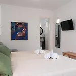 Angela's Konukevi